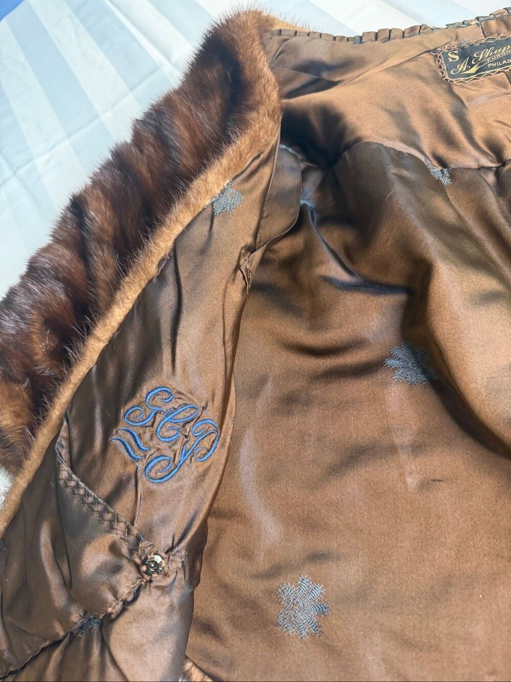 A. Shapiro Vintage Brown Real Fur Cape Stole Wrap Philadelphia One Size - Picture 10 of 13